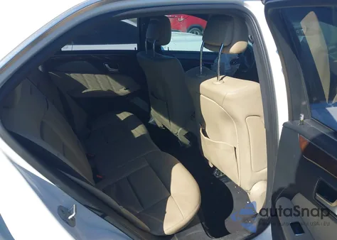 2013 Mercedes-Benz E 350 Bluetec из США, поврежденный, VIN WDDHF2EB3DA727985